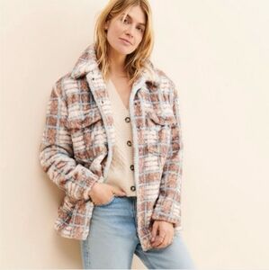 ‼️ISO Free People Hutch fur jacket‼️